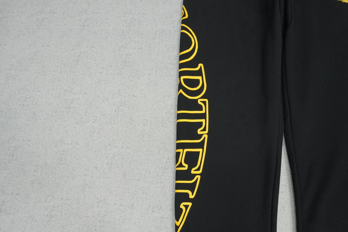 C - SWEATPANTS