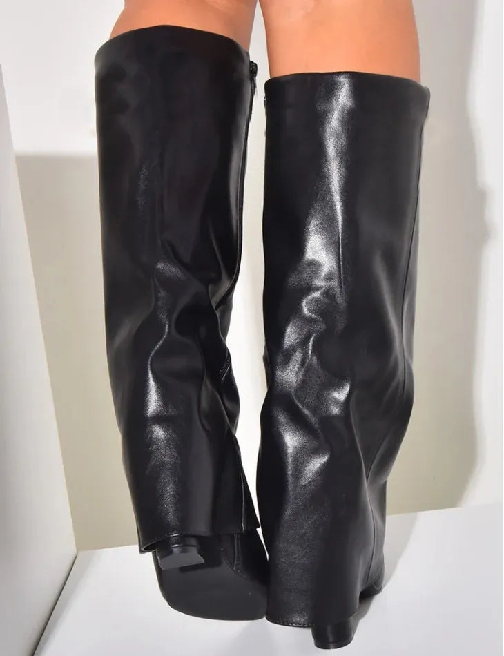 SET: MANTEL & LEDERSTIEFEL