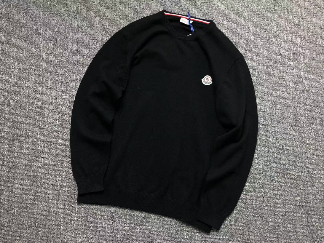VELORE - M SWEATER