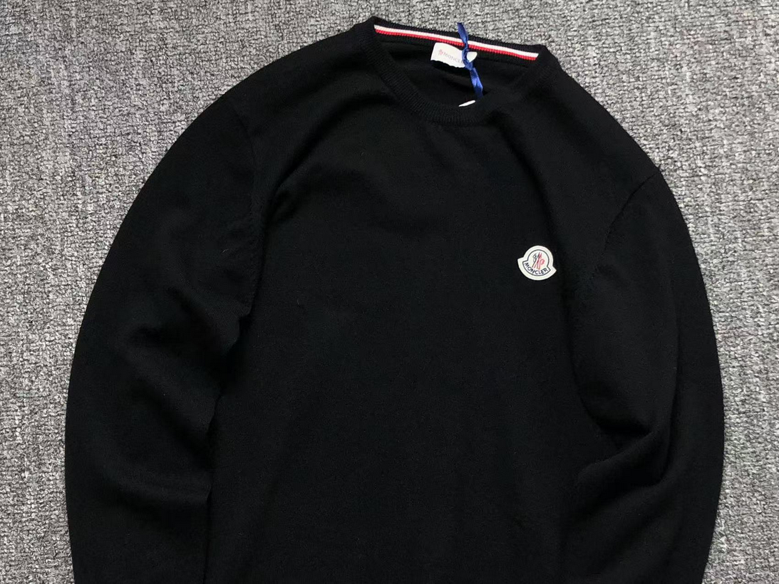 VELORE - M SWEATER