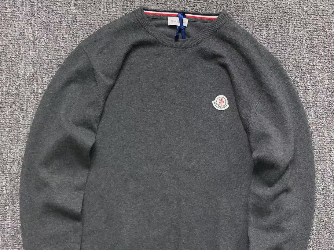 VELORE - M SWEATER