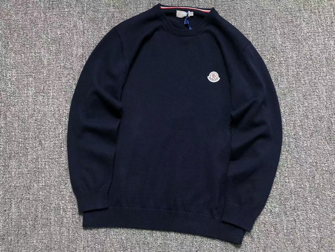 VELORE - M SWEATER