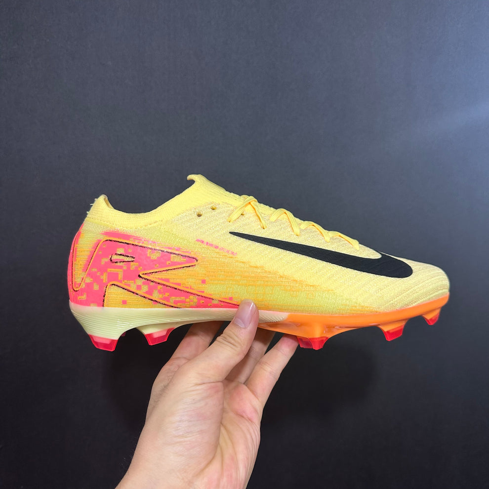 M - FUSSBALLSCHUHE
