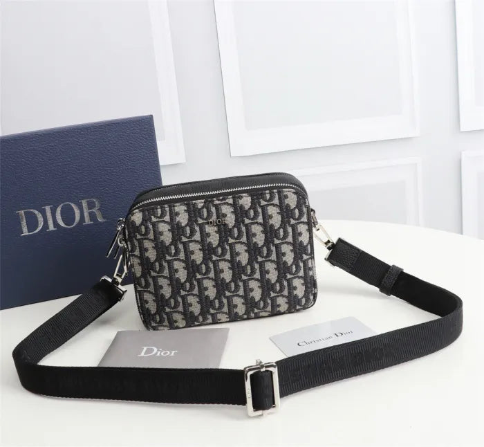 D - TASCHE