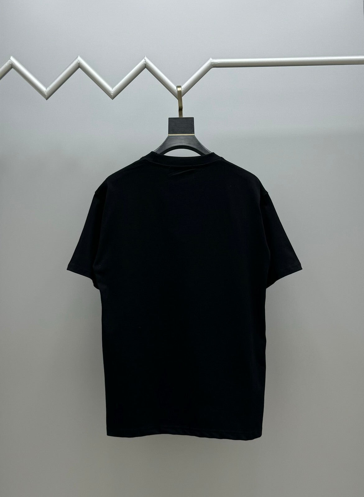 V - TSHIRT