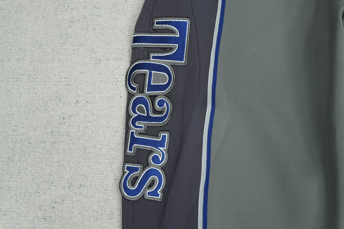 D - SWEATPANTS