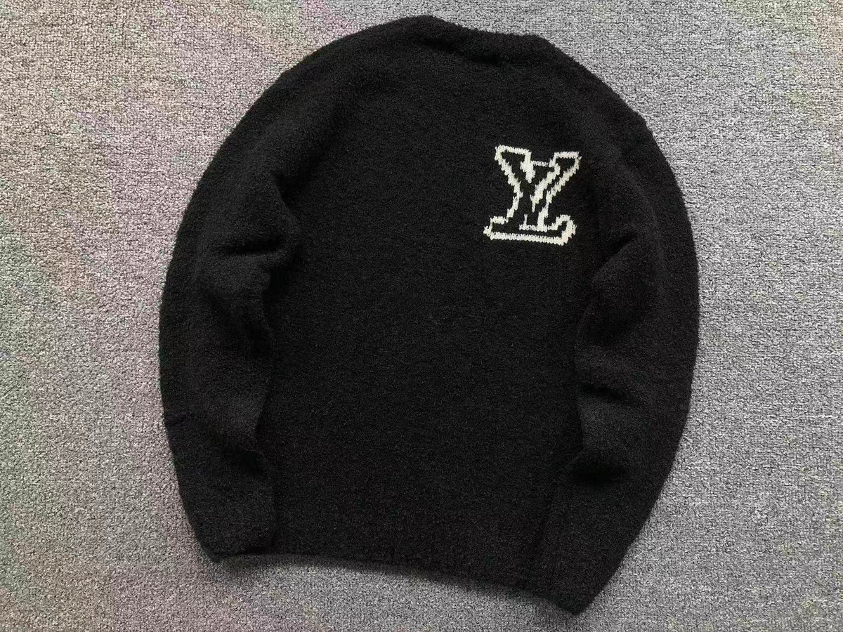 L - SWEATER