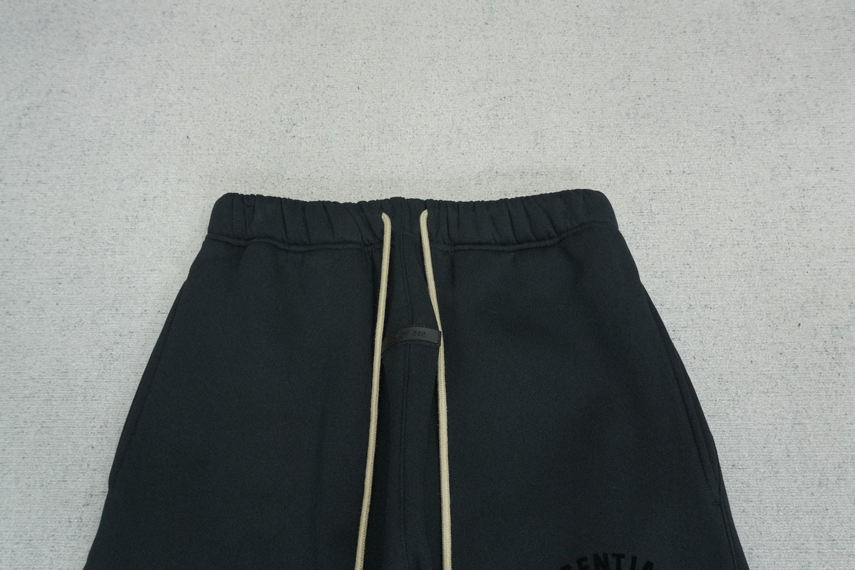 F - SWEATPANTS