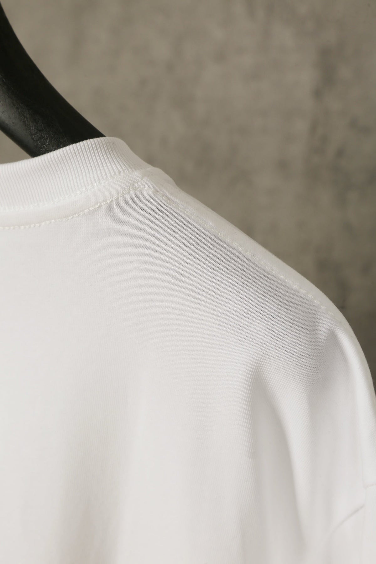 L - TSHIRT