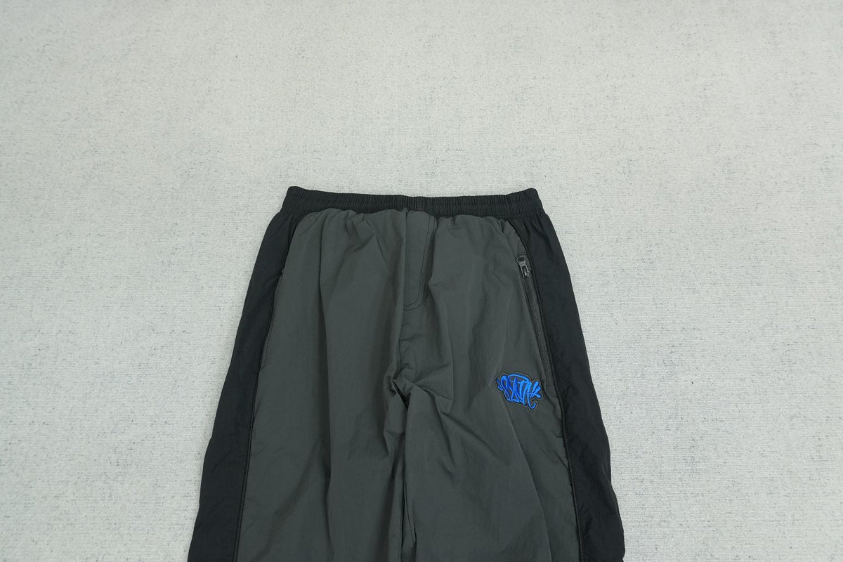 S - SWEATPANTS