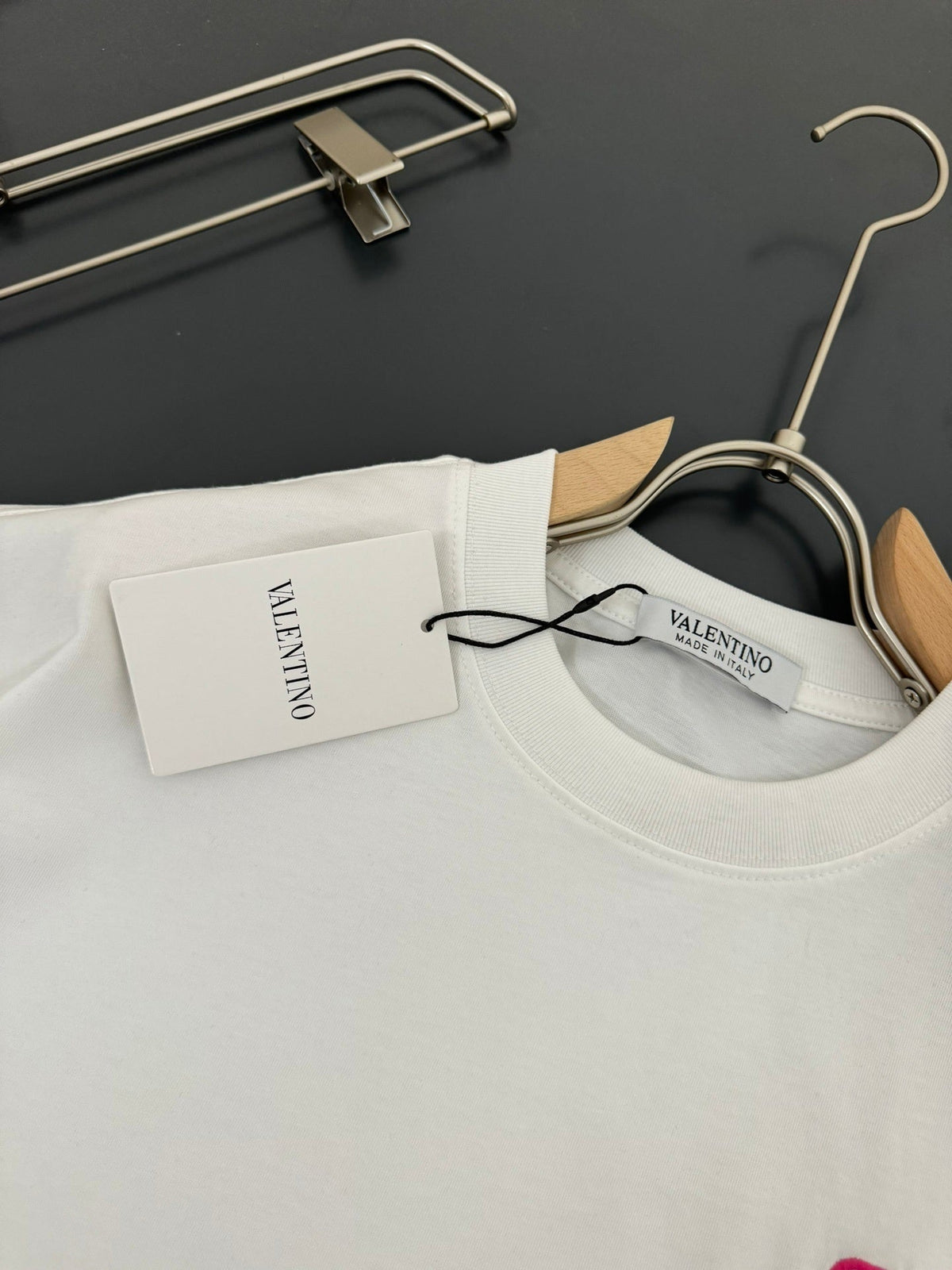 V - TSHIRT