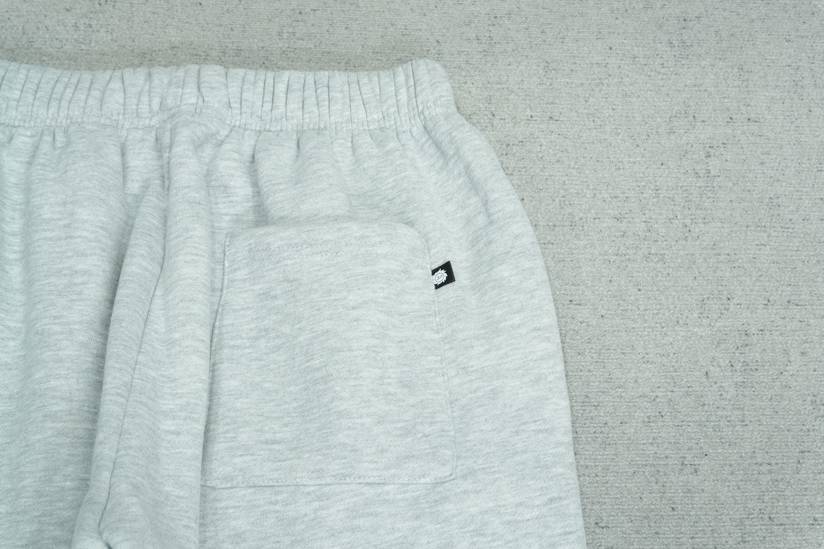 B - SWEATPANTS