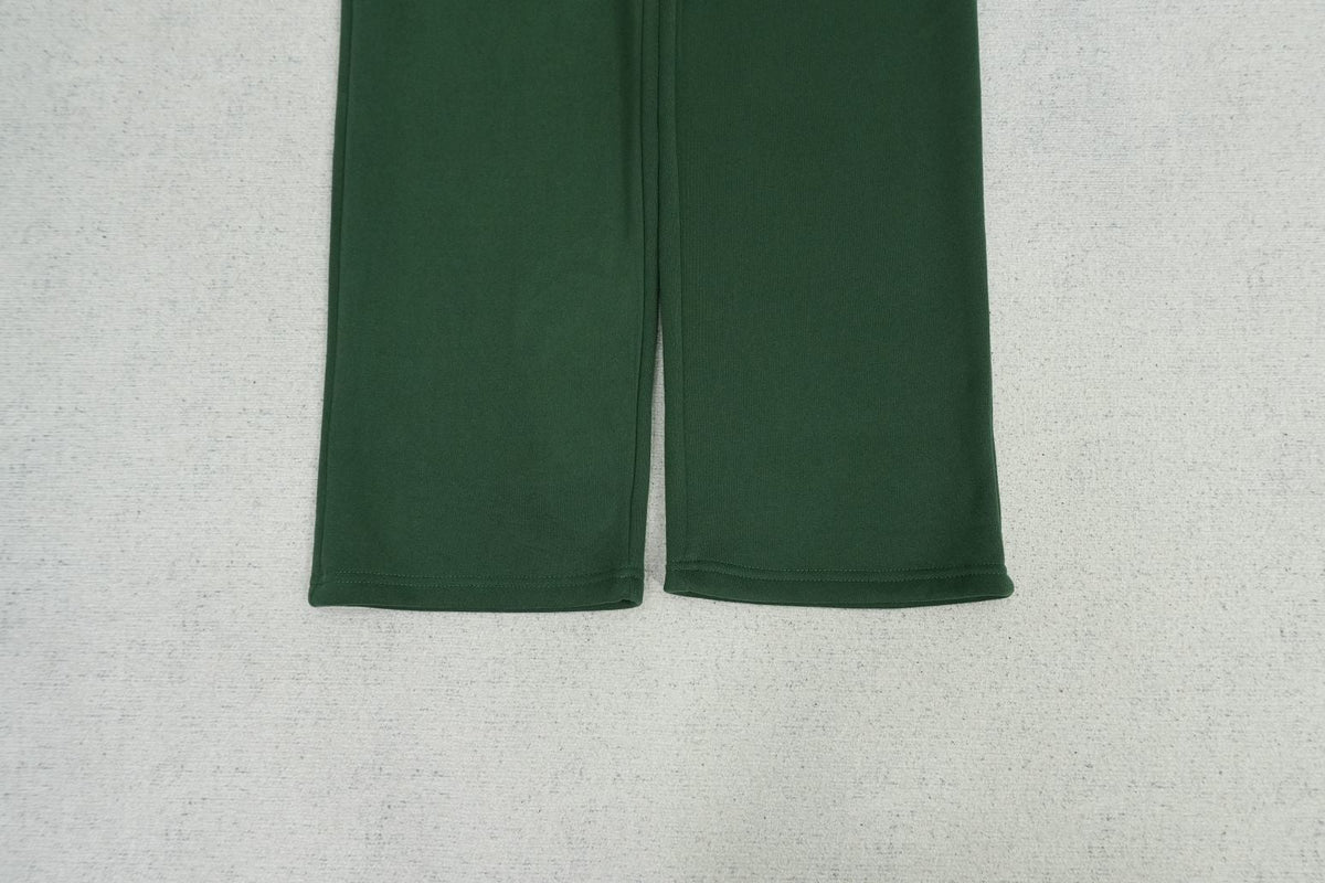 B - SWEATPANTS