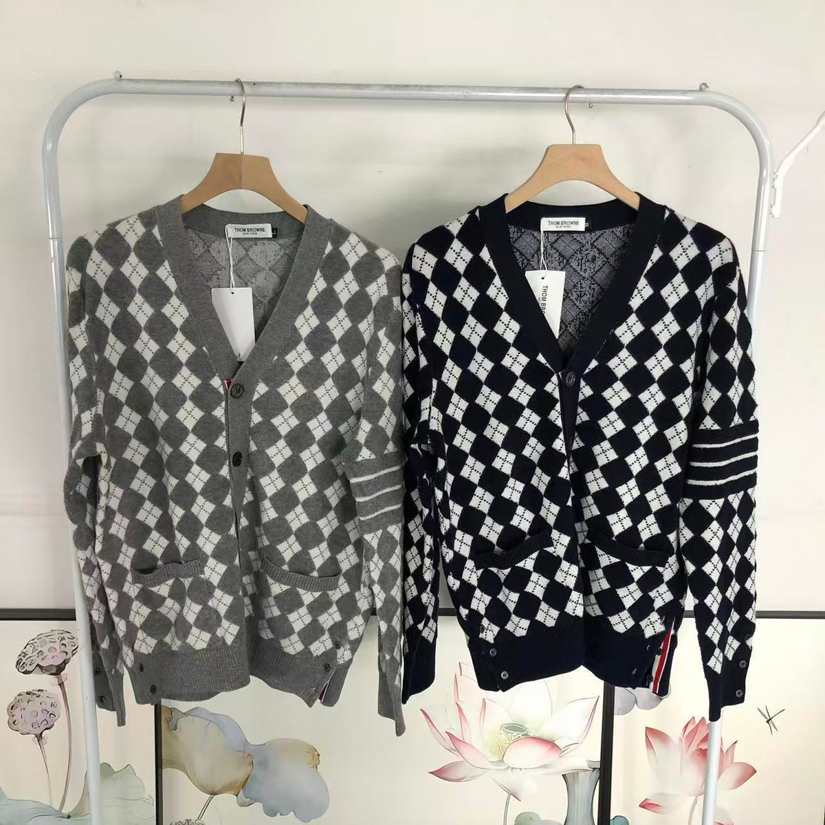 T - SWEATER