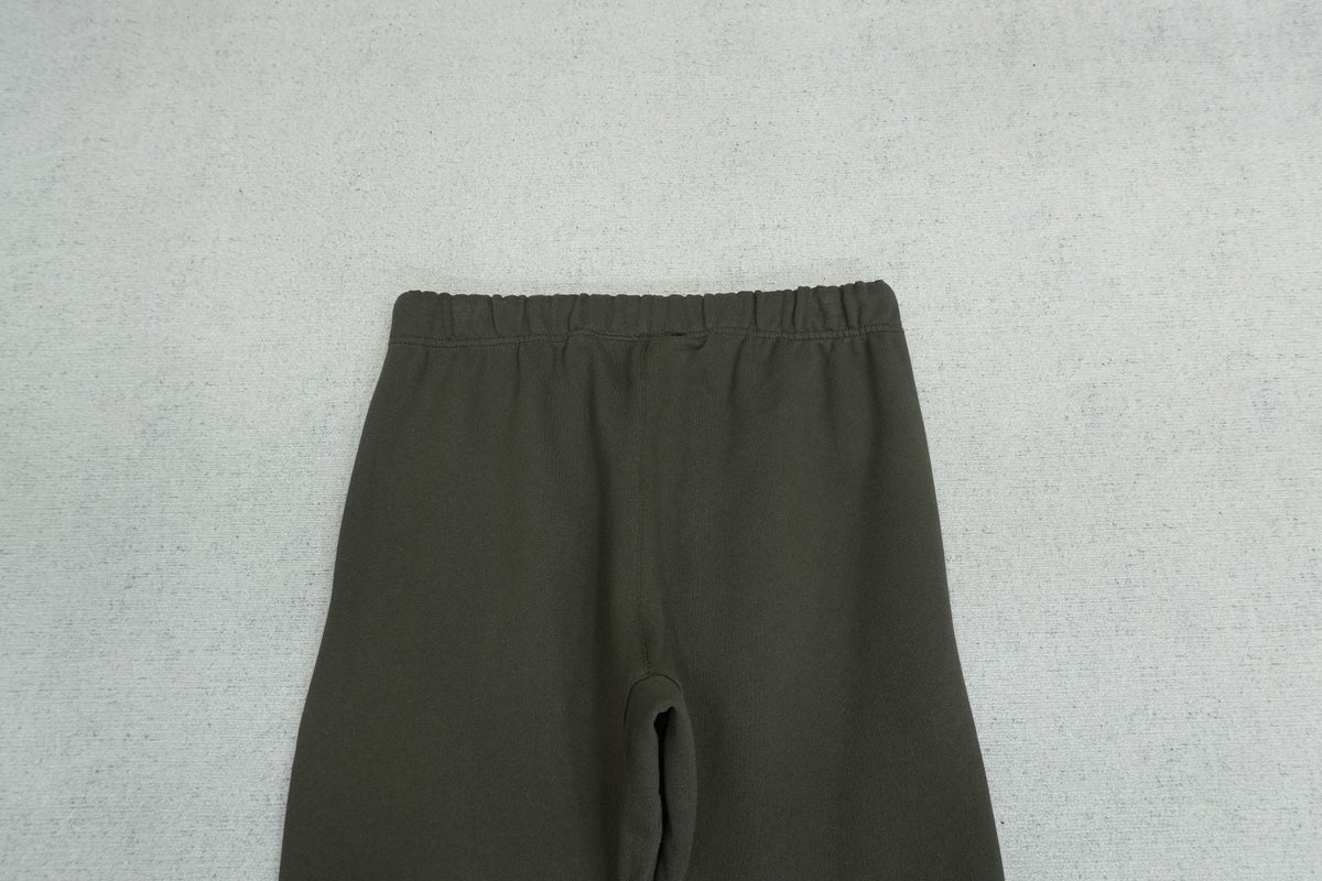 F - SWEATPANTS