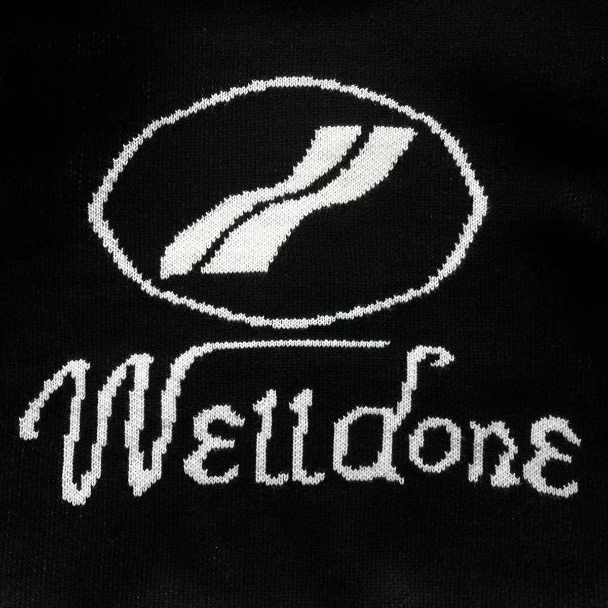 W - SWEATER
