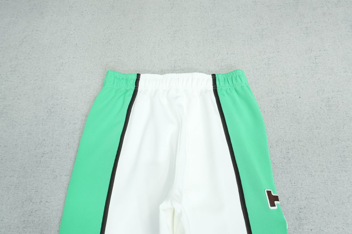 D - SWEATPANTS
