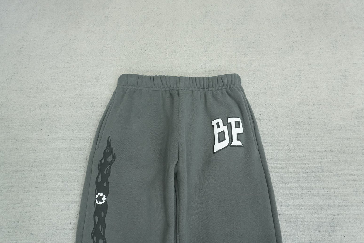 B - SWEATPANTS