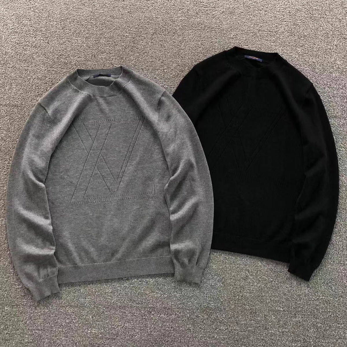 L - SWEATER
