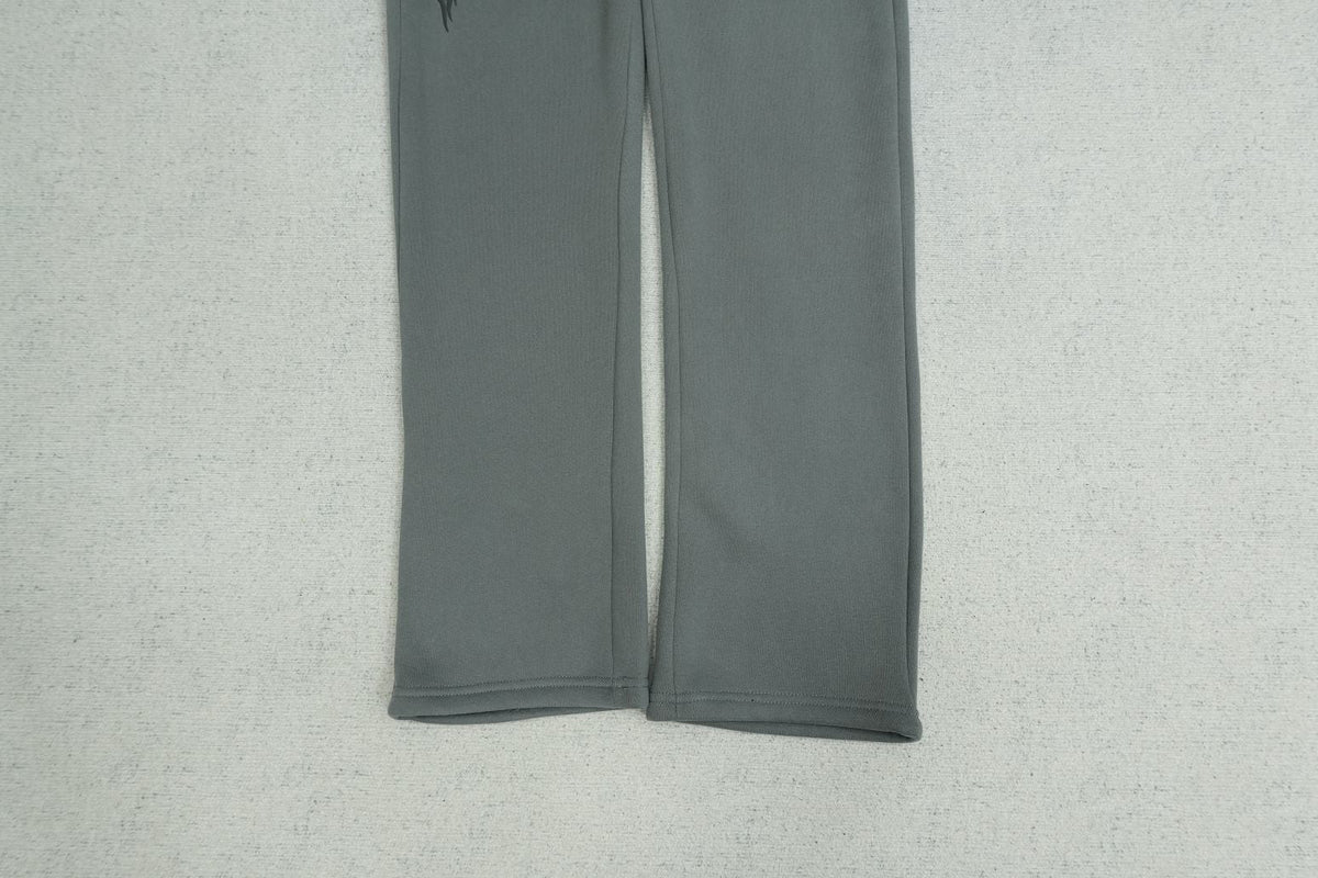 B - SWEATPANTS