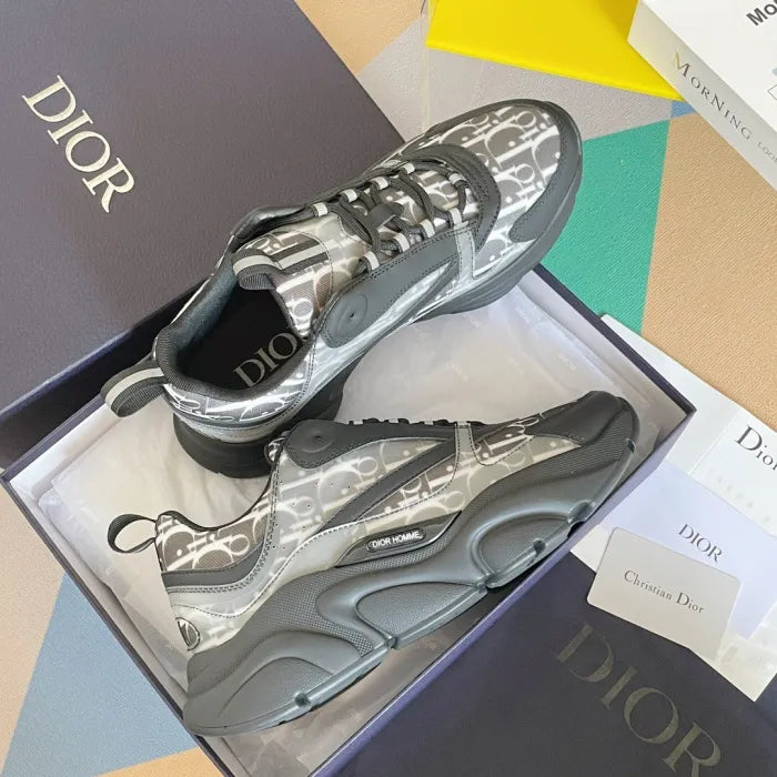 D - SNEAKERS