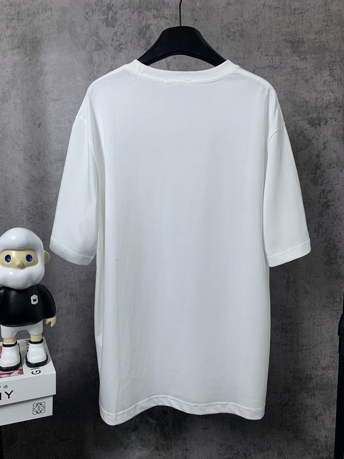 L - TSHIRT