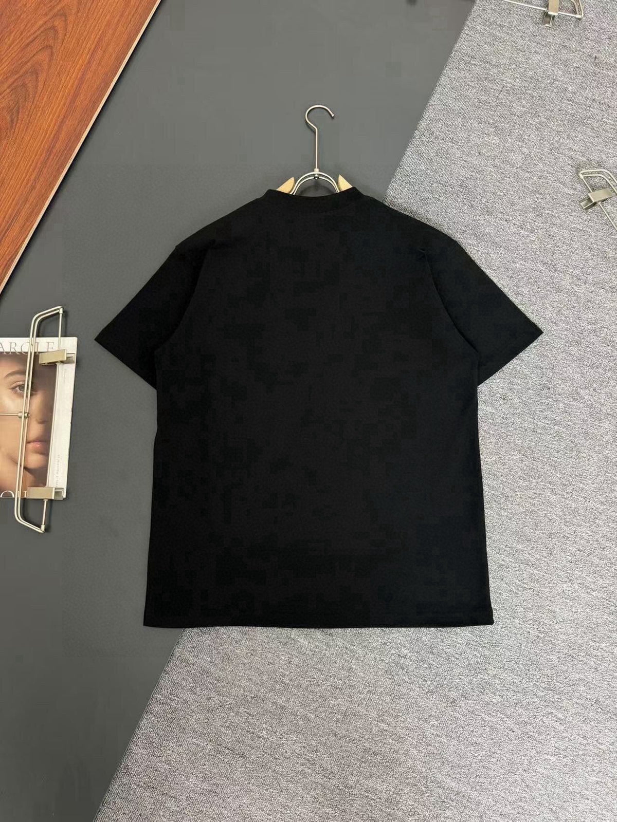 V - TSHIRT