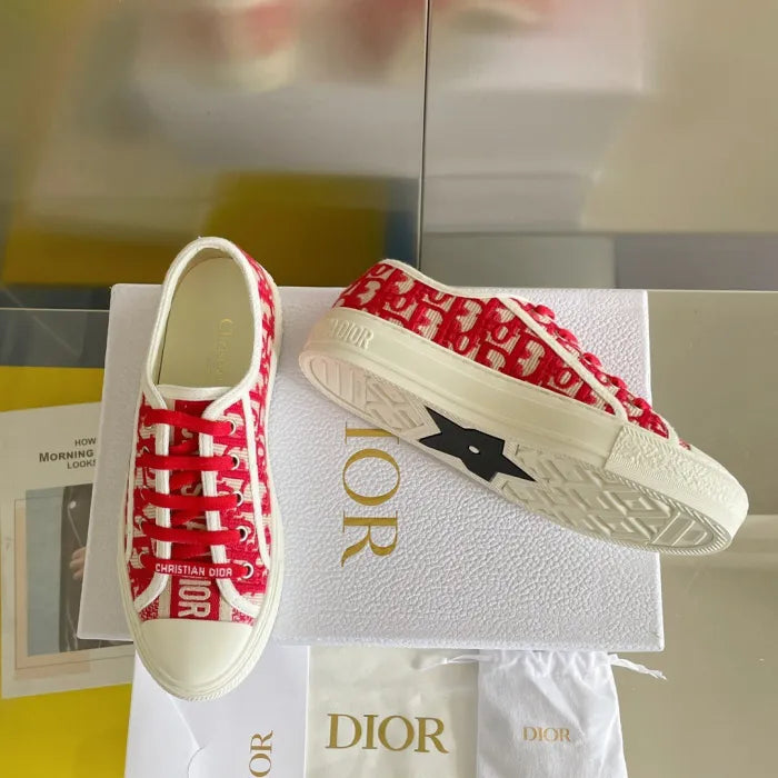 D - SNEAKERS