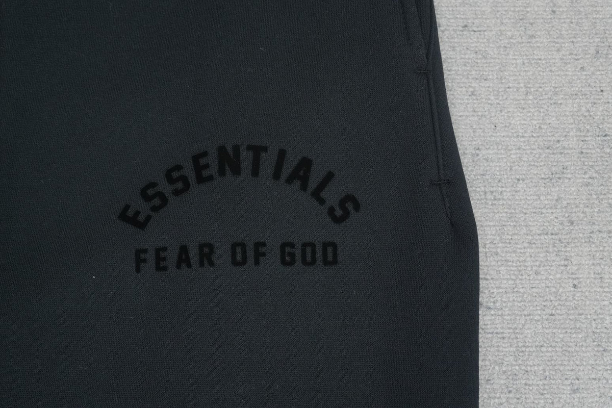 F - SWEATPANTS