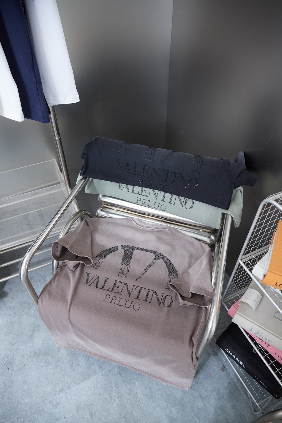 V - TSHIRT