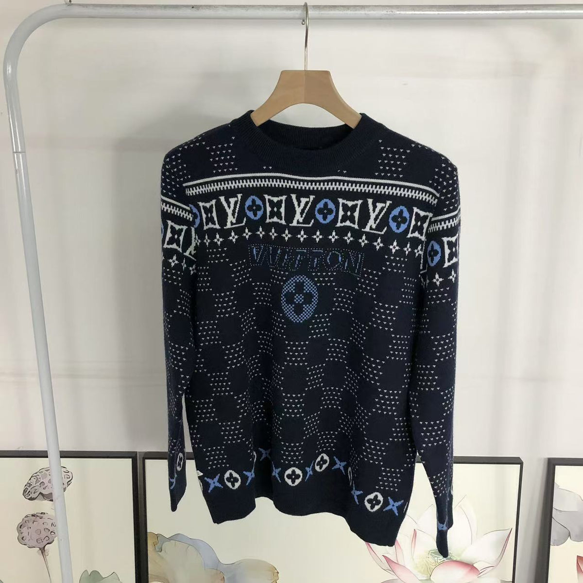 L - SWEATER