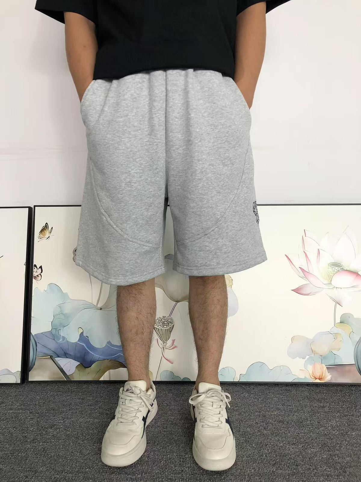 M - SHORTS