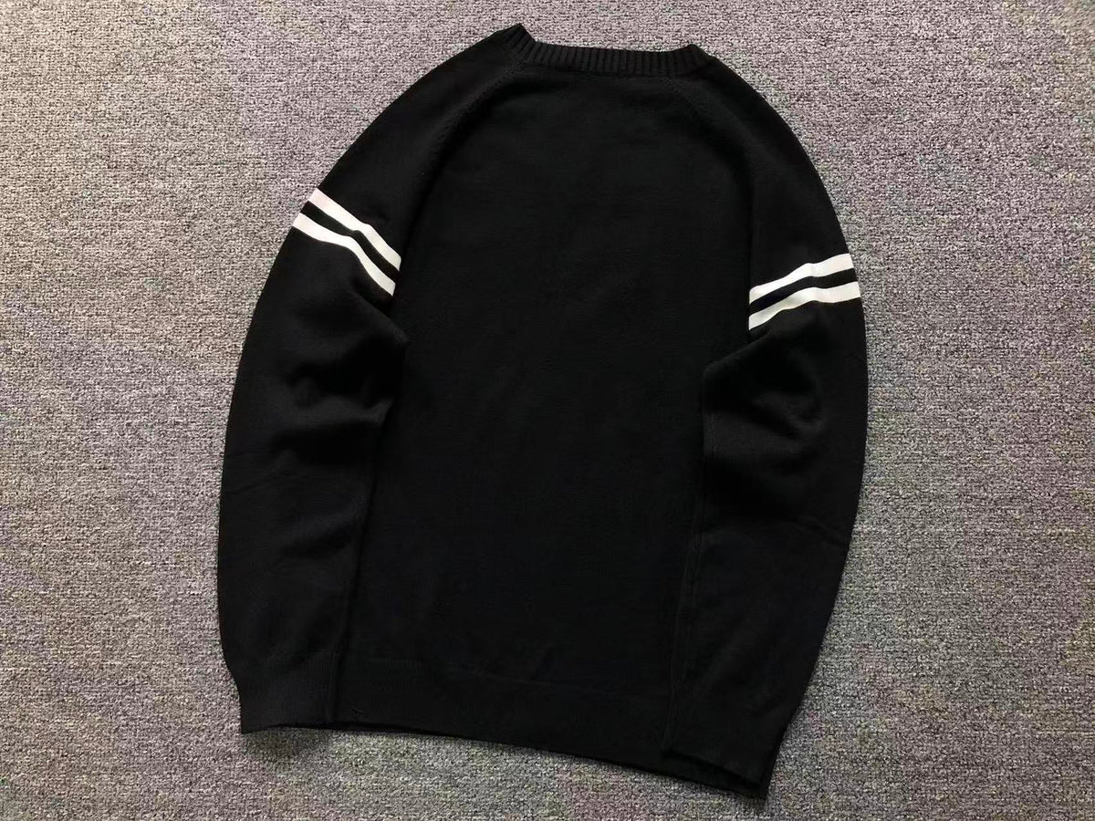 P - SWEATER
