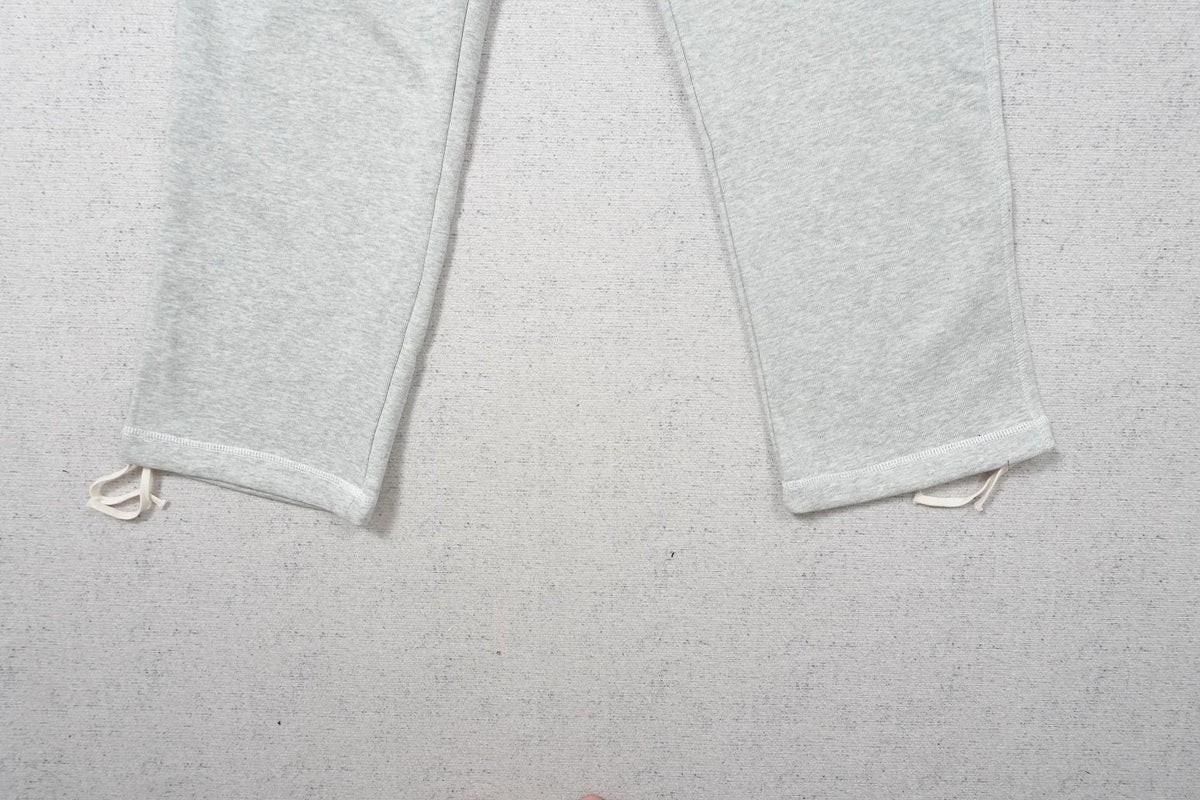 L - SWEATPANTS