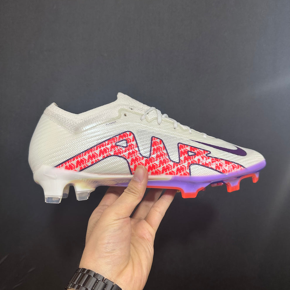 M - FUSSBALLSCHUHE