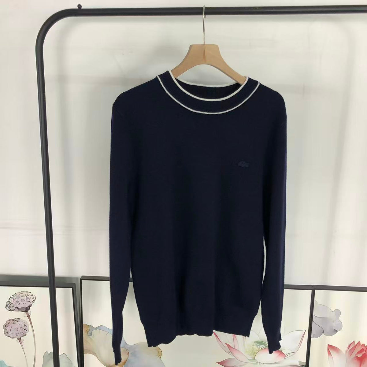 L - SWEATER