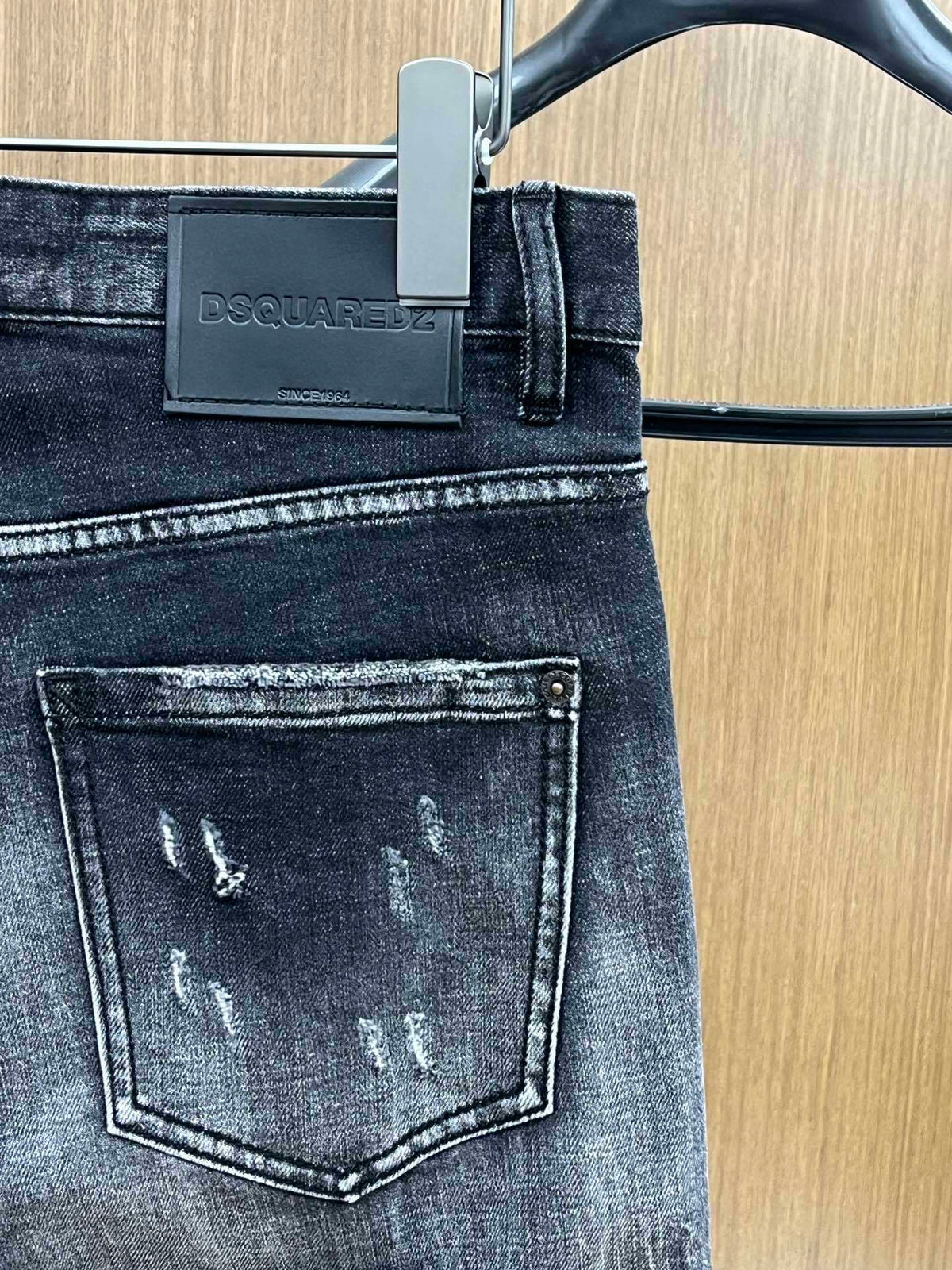 D - JEANS