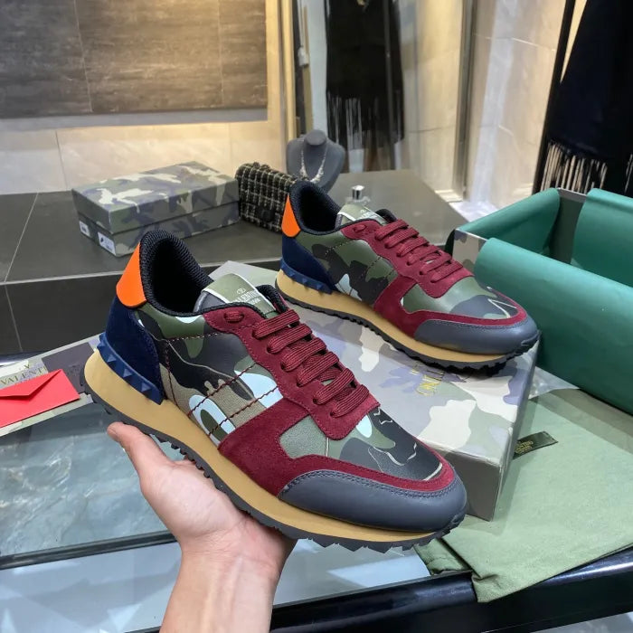V - SNEAKERS