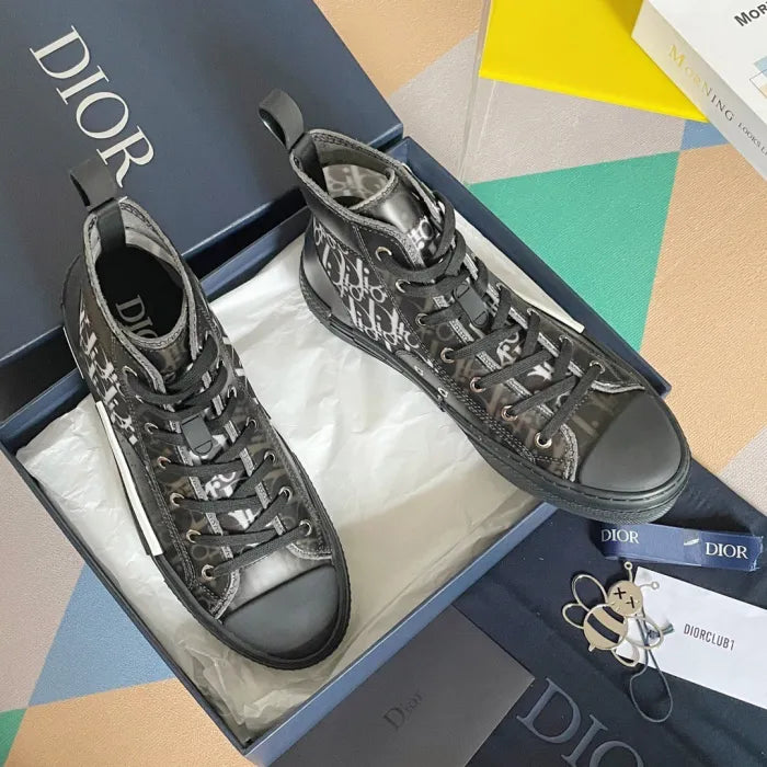 D - SNEAKERS