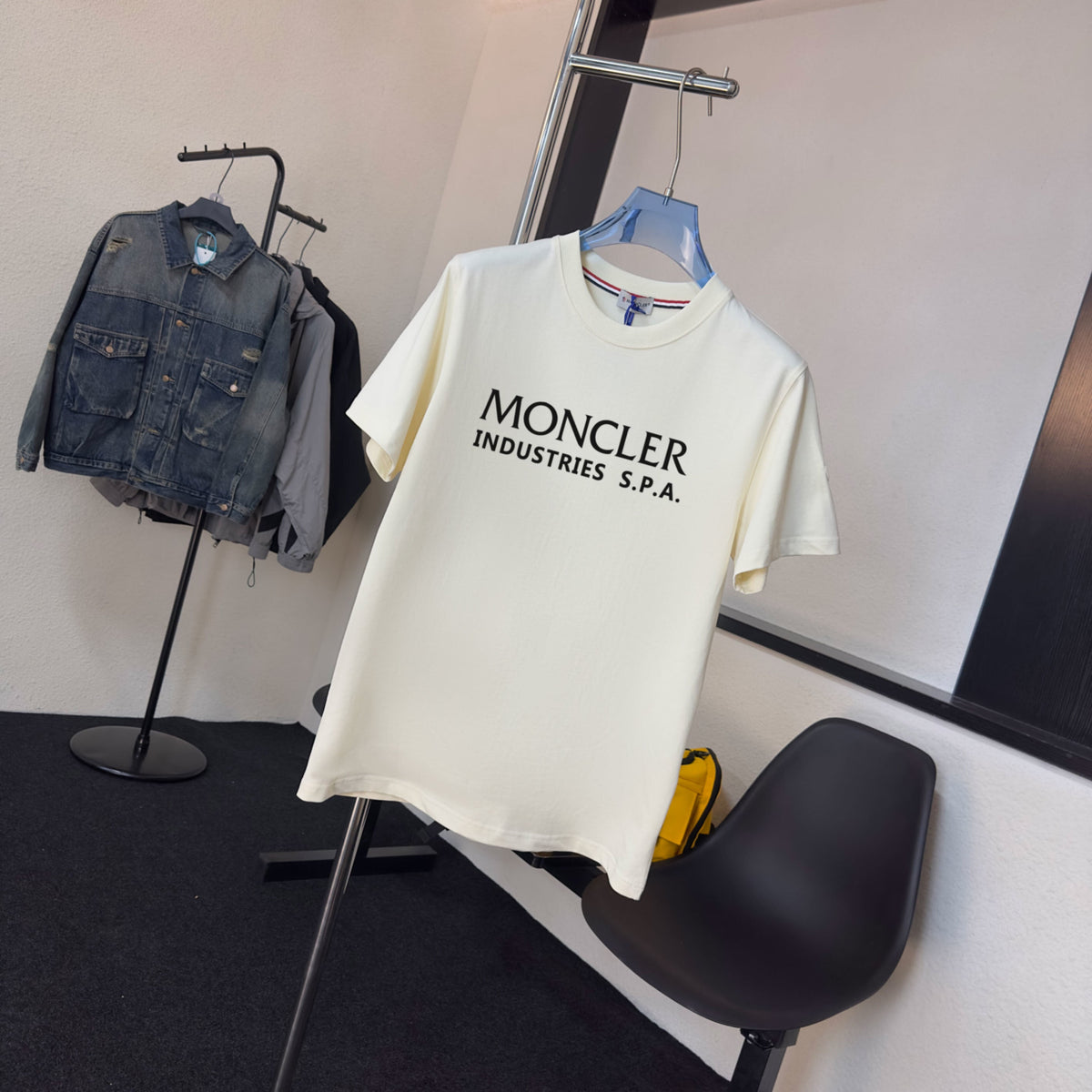 M - TSHIRT
