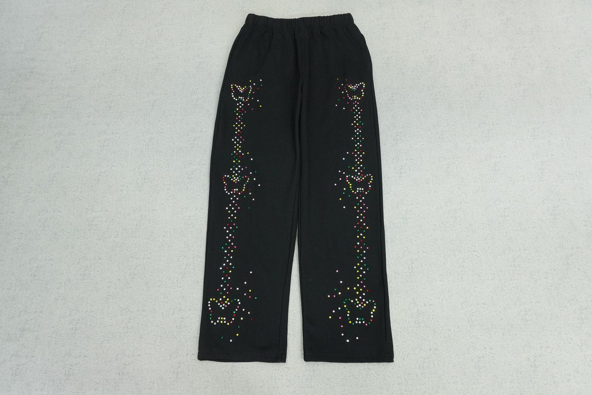 B - SWEATPANTS