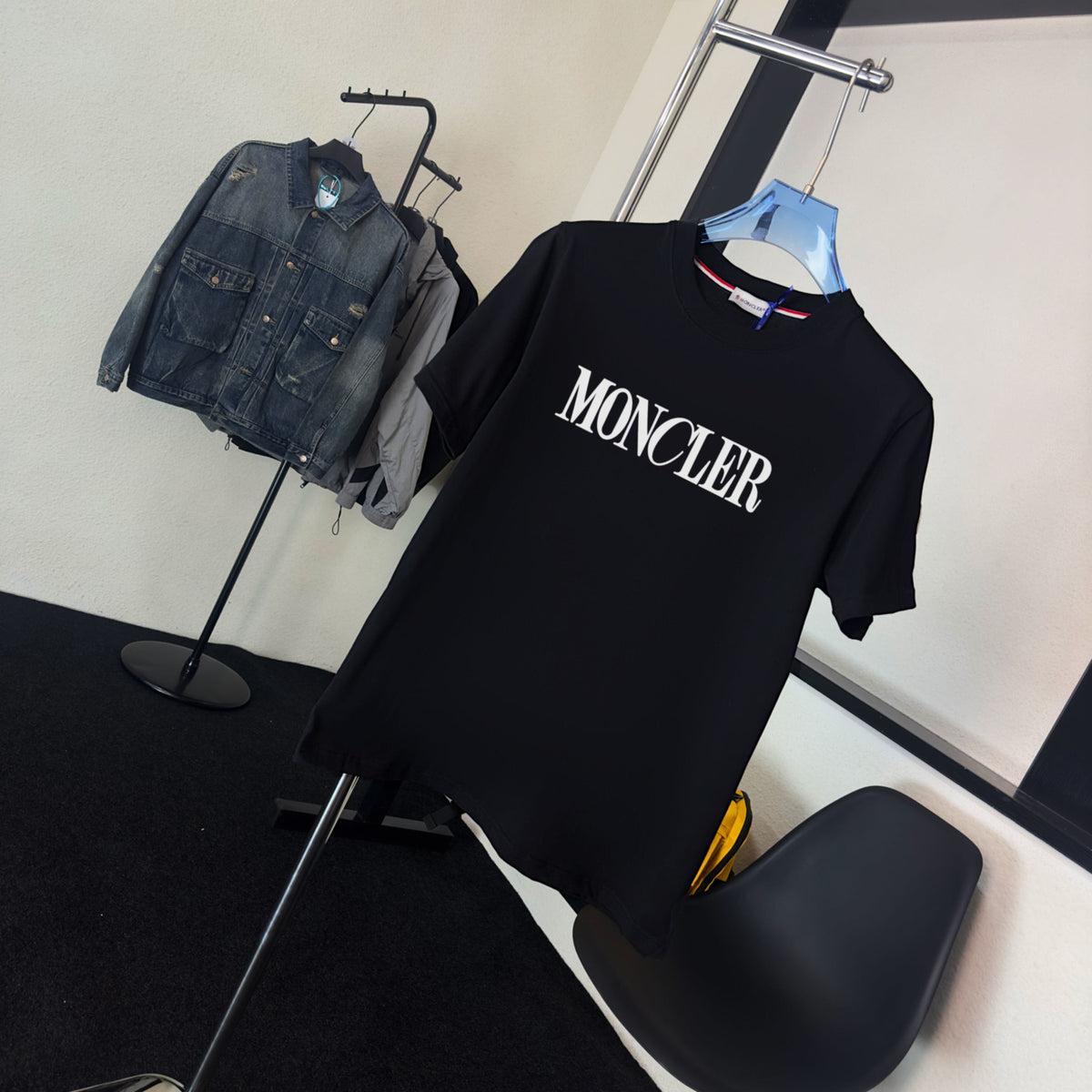 M - TSHIRT