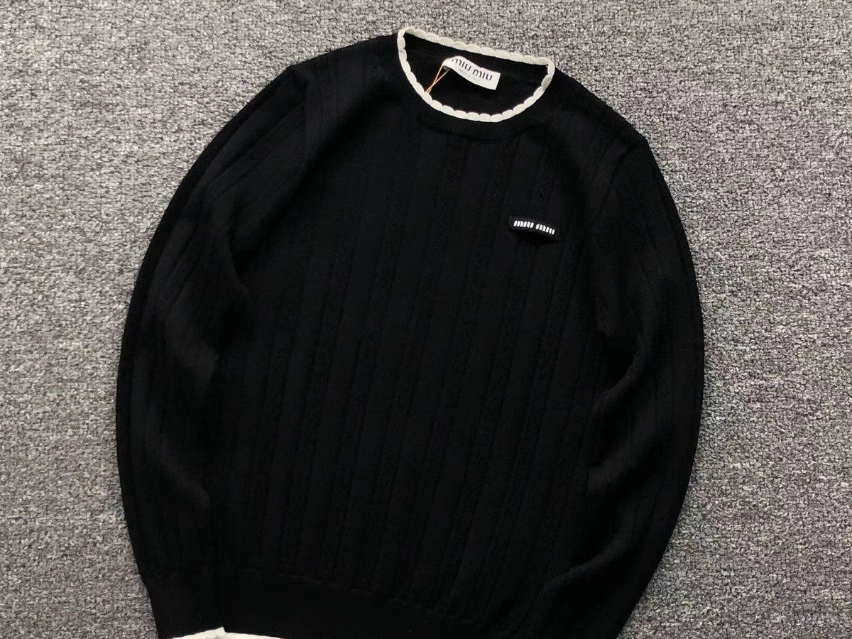 M - SWEATER