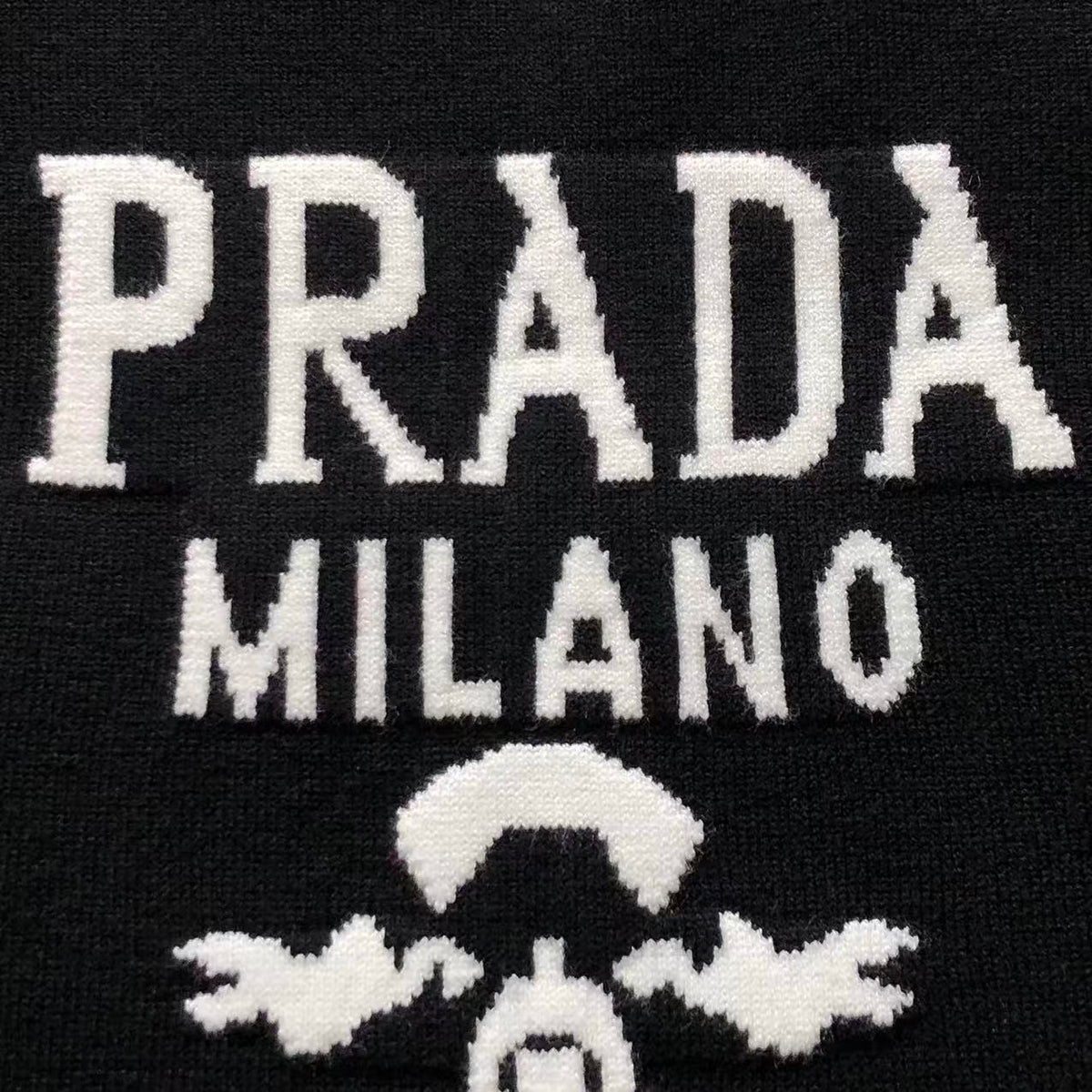 P - SWEATER