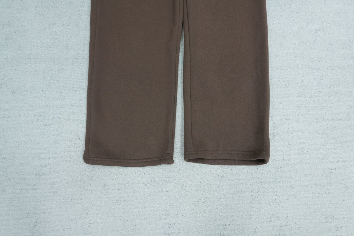 B - SWEATPANTS