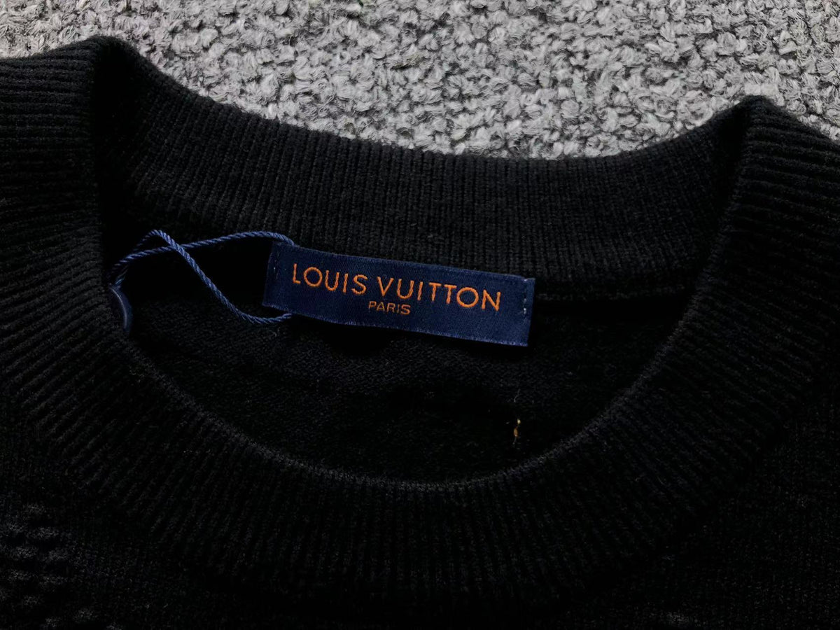 L - SWEATER