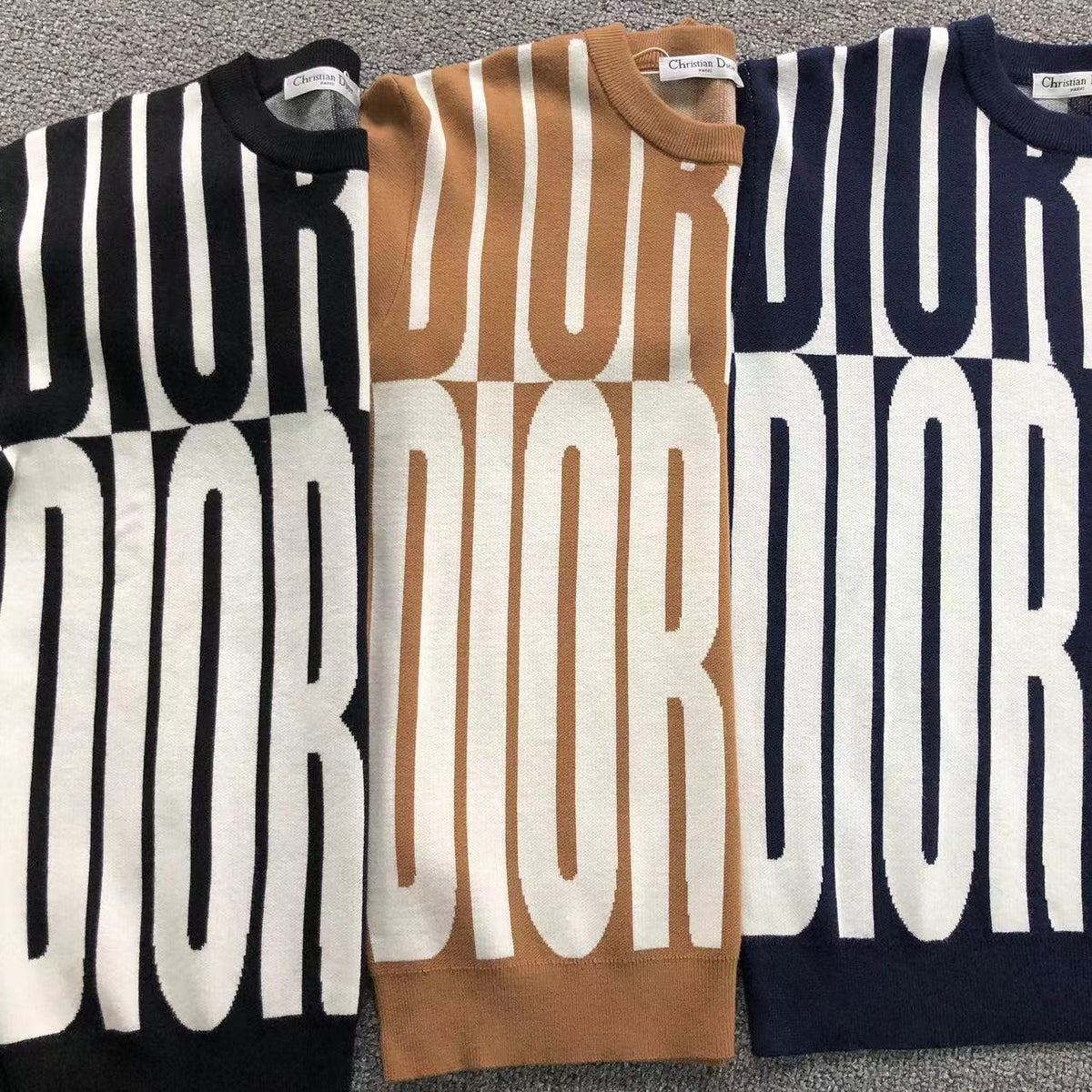 D - SWEATER