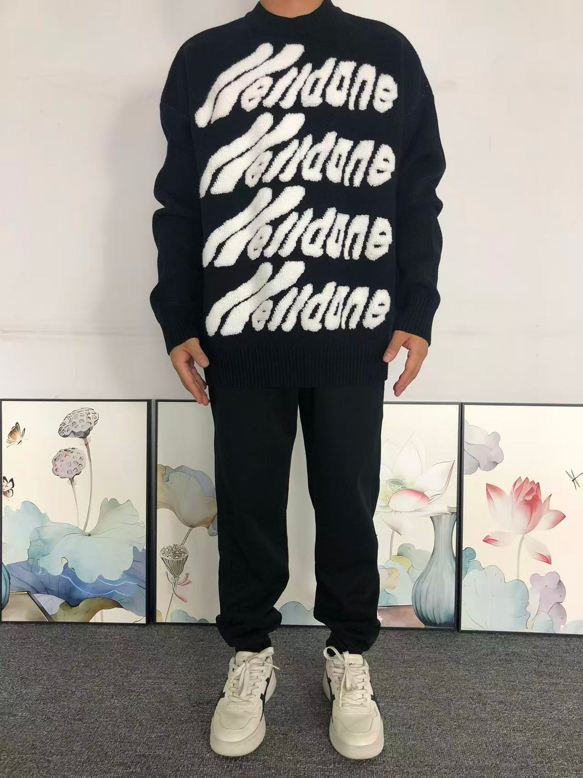 W - SWEATER