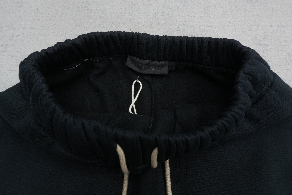 F - SWEATPANTS