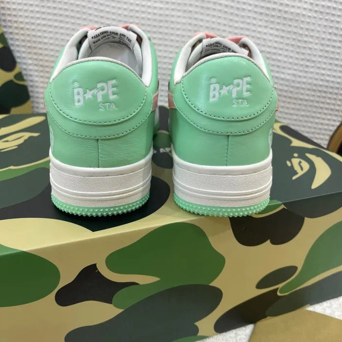 B - SNEAKERS